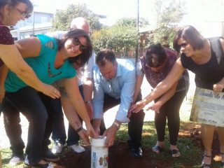 Encerramento das atividades da semana do Município com o enterramento da cápsula do tempo