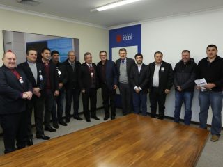 Prefeito Odir e prefeitos da região em reunião com o Presidente da CEEE