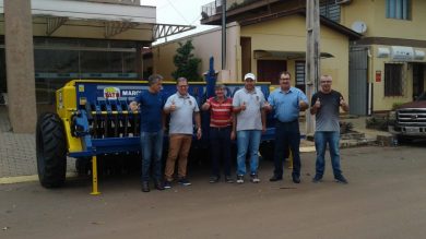 A Administração faz a aquisição de uma plantadeira para cultivo de inverno