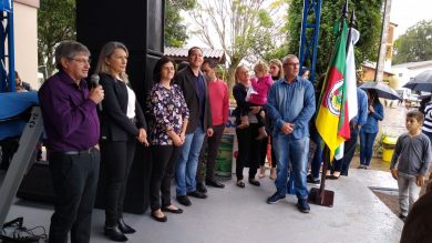 Homenagens das escolas ao 31º aniversário de Ernestina