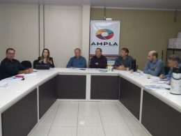 Prefeito Odir participa de reunião na AMPLA