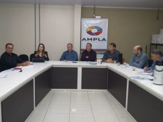 Prefeito Odir participa de reunião na AMPLA