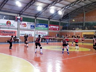 Amigas do Vôlei e Vôlei Mania chegam à final do Campeonato Municipal