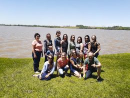 Professores e colaboradores das escolas são homenageados em Ernestina