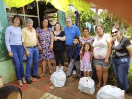Atletas se reúnem e convertem cartões no Futsal em alimentos para doação