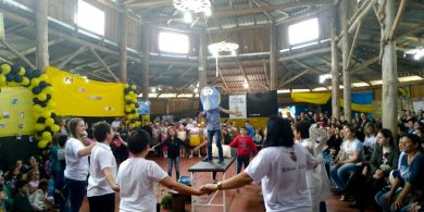 Mostra Municipal contou com exposição de trabalhos e apresentações artísticas
