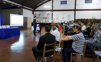 Público acompanhou explanações do Dr. Nicolas Lazaretti