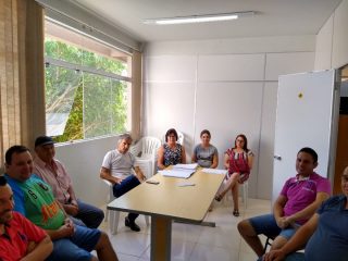 Garantia da qualidade do transporte escolar pauta reunião