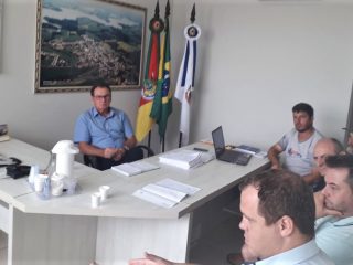 Moradores da Orla da Barragem buscam extensão da rede de energia elétrica