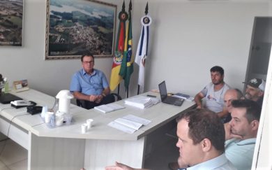 Prefeito Boehm recebeu moradores da Orla da Barragem