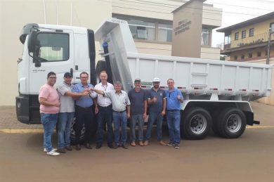 Novo caminhão irá auxiliar na melhoria das estradas
