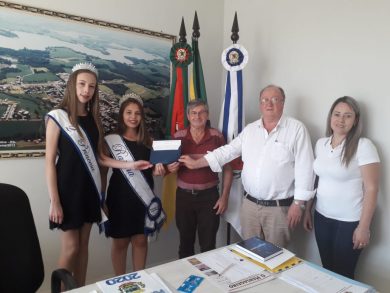 Ernestina recebe convite para o 21º Jantar do Peixe, em Pontão