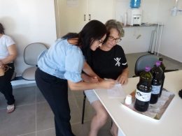 Merendeiras e ajudantes de cozinha recebem capacitação para atualização