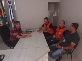 Prefeito em exercício recebe Defesa Civil