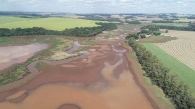 Com falta de chuvas, Barragem de Ernestina tem redução no nível da água (Crédito: Foto e Vídeo Costa)