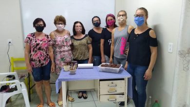 Iniciativa já produziu mais de 300 máscaras para doação