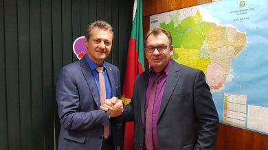 Deputado Cherini e prefeito Nico celebram novos recursos para Ernestina