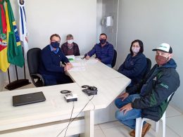 Prefeito Nico assina ordem de serviço de pavimentação de seis ruas urbanas