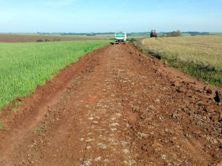Estrada geral da Coxilha Seca recebe empedramento
