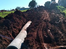 Serviços Urbanos ampliam tubulação na Rua José Bettin
