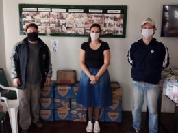 Banda Diletantes doa 395 litros de leite ao Cras