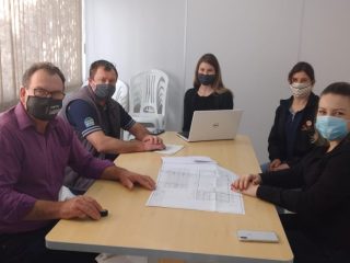 Empresários ernestinenses trabalham na construção de centro de eventos em Ernestina