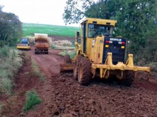 Estrada geral de Três Lagoas sentido Faxinal recebe melhorias