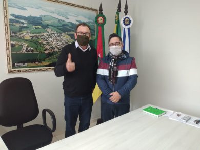 Prefeito Nico e diretor Aguirre celebram notícia do projeto da sede própria do Museu