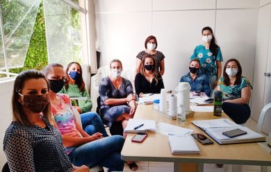 Reunião debate conclusão do ano letivo na rede municipal de Ernestina