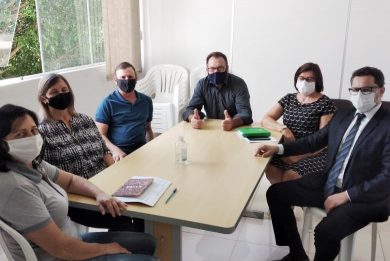 Reunião trata de transição entre mandatos na Prefeitura de Ernestina