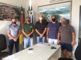 Prefeito Renato e seu vice Paulo recebem visita de empresários