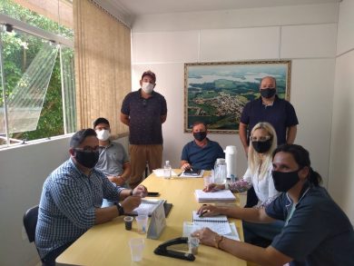 Prefeito Renato Becker realiza reunião de trabalho com secretários e diretores