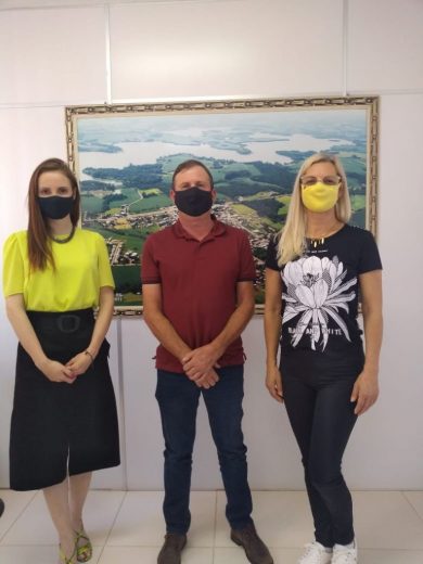 Prefeito Renato e Secretária da Educação Sueli recebem a visita da Coordenadora da 7ª Coordenadoria de Educação