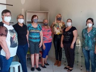 Secretária da Educação, Sueli Penz realiza reunião com a Diretoria da Casa do Artesão de Ernestina