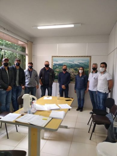 Reunião discute a estiagem que afeta área urbana e rural de Ernestina