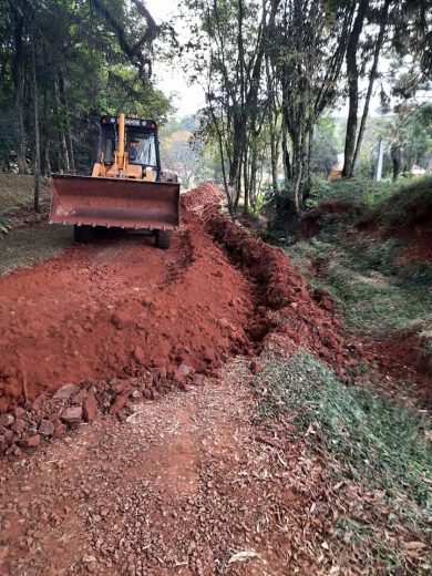 Secretaria de Serviços Urbanos realiza serviços de melhoramento e extensão de novas redes de abastecimento de água na área rural