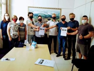 Plano Municipal de Turismo é entregue ao prefeito Renato Becker