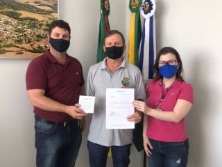 Prefeito Renato Becker recebe visita do gerente regional da Emater