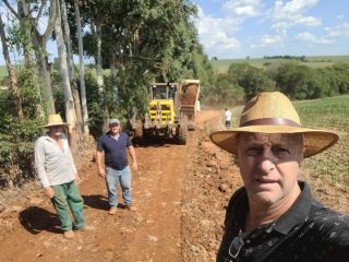 Executivo Municipal vistoria obras pelo município de Ernestina