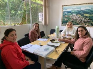 Secretaria Municipal de Educação e Conselho Municipal de Educação recebem visita de assessoria