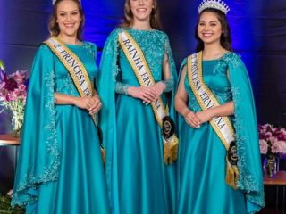 Soberanas de Ernestina apresentam os novos trajes oficiais