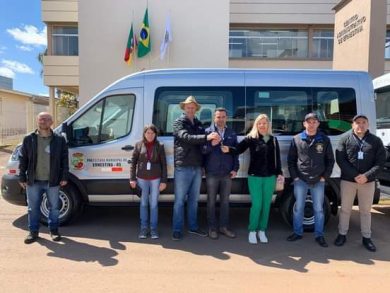 Prefeitura adquire Van 0Km para ser utilizado pela Secretaria Municipal de Saúde