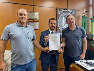 Deputado estadual Sérgio Turra destina R$ 80 mil para o setor da  agricultura de Ernestina