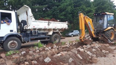 Secretaria de Serviços Urbanos realiza serviços de concerto e melhoramento na rede de abastecimento de água no Distrito Industrial e Orla do Jacuí