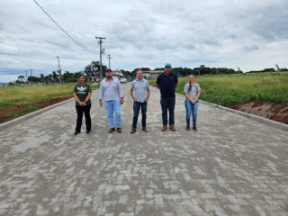 Prefeitura realiza entrega  de pavimentação com paver das ruas do futuro Núcleo Habitacional Educarte
