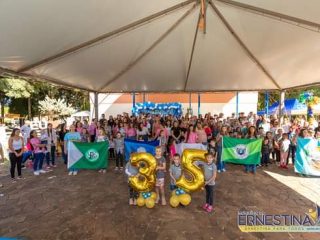 Praça lotada e belas apresentações marcaram a abertura oficial da Semana do Município de Ernestina, no último sábado (01)