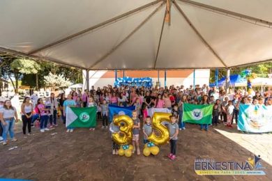 Praça lotada e belas apresentações marcaram a abertura oficial da Semana do Município de Ernestina, no último sábado (01)