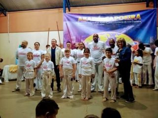 1° Encontro Nacional de Capoeira reúne grande público na Praça Norberto Otto Gayger em Ernestina, no último sábado (22)