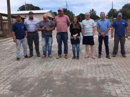 Prefeitura entrega pavimentação com paver da rua Ernesto Goedel