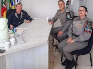 Prefeito Renato Becker recebe a visita do Comandante do CRPO Planalto